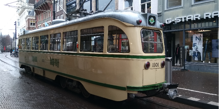Tram-Hop-Off-Den-Haag-Gravenhage-Nederland