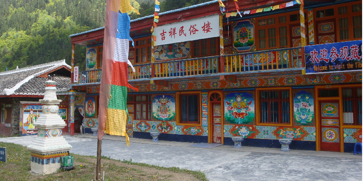 Jiuzhaigou-National-Park-Tibet-Colored-Houses-China
