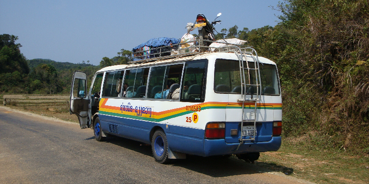 Openbaar-vervoer-Laos-bus-Sam-Neua