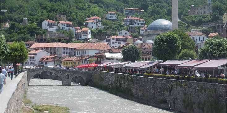Prizren-Drin-rivier-moskee-brug-Kosovo