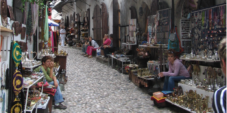 Mostar-souvenirs-winkels-verkopers-Bosnië-Herzegovina