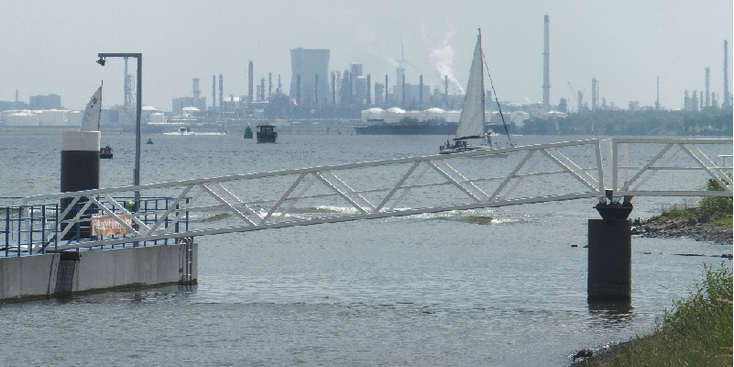 Willemstad-boten-brug-Nederland