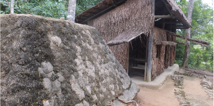 Giap-hoofdkwartier-schuilbunker-Tham-Quan-di-Tich-So-Chi-Huy-Chien-Dich-Muong-Phang-Vietnam
