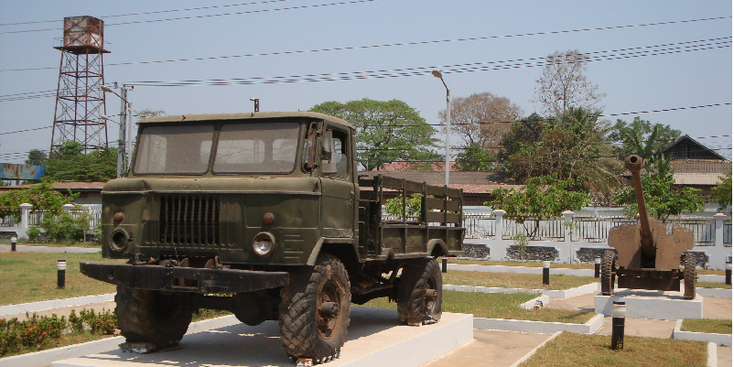 Vientiane-oorlogsmuseum-vliegtuig-Laos