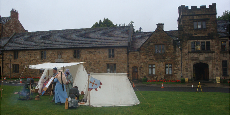 Durham-kasteel-kathedraal-tuin-grasveld-verkleed-Engeland