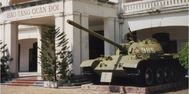 Boa-Tang-Quan-Doi-legermuseum-Army-museum-tank-Hanoi-Vietnam