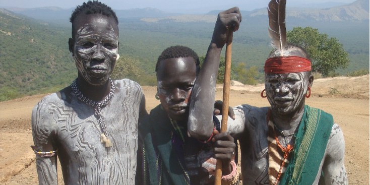 Omo-vallei-valley-wit-gekalkt-piercing-Mago-Nationaal-park-Ethiopië