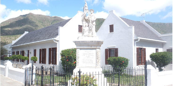 Graaff-Reinet-Hollands-Koloniaal-architectuur-standbeeld-zuid-Afrika
