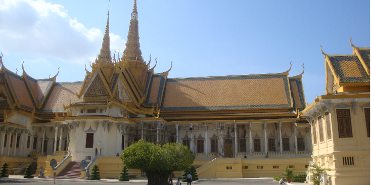 Phnom-Penh-Koninklijk-paleis-tempel-Cambodja-goud-blad