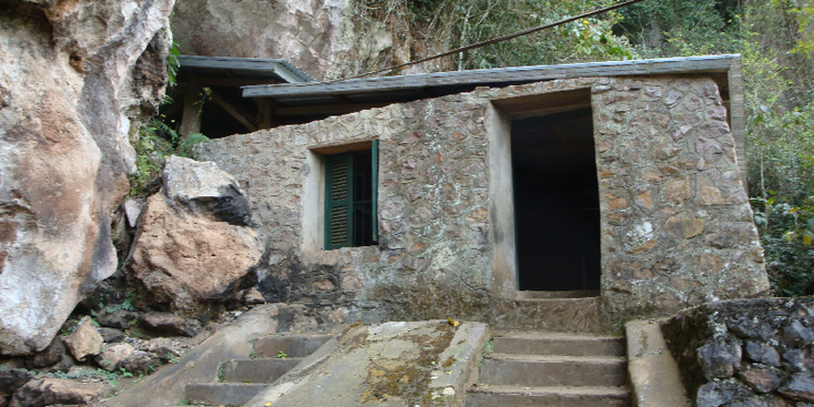Vieng-Xai-Pathet-Lao-hoofdkwartier-bunker-ondergronds-Laos