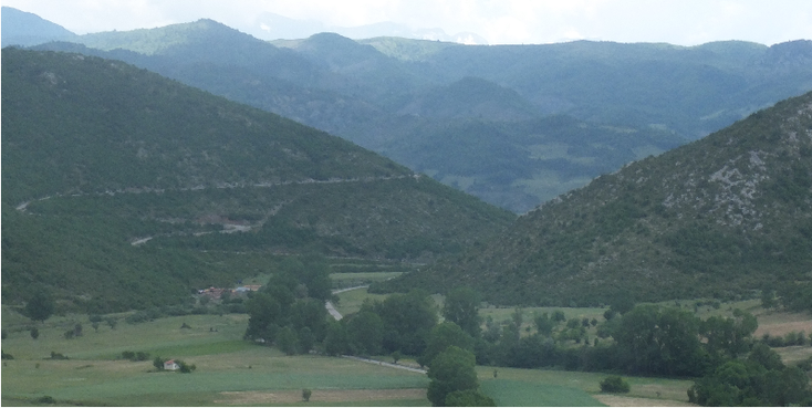 Korca-Esteke-bergen-natuur-Albanië
