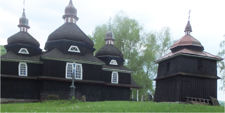 Nizny-Komarnik-Dukla-Pas-houten-kerk-Slowakije