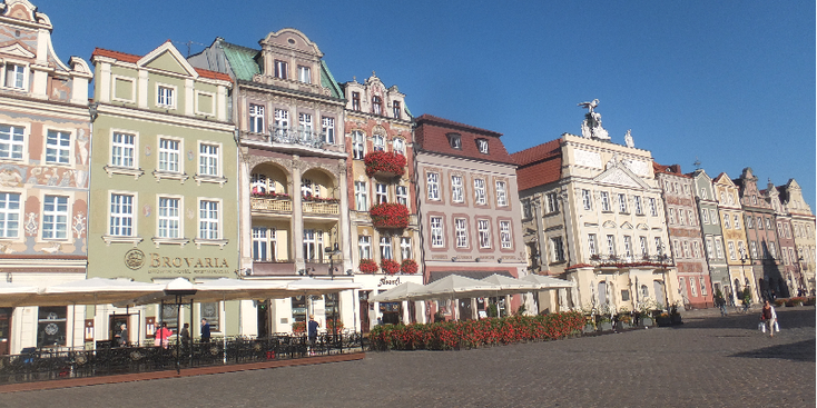 Poznan-Posen-Polen-architectuur-rij-huizen-koopmanshuizen