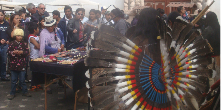Cuenca-Inca-verkoop-veren-Ecuador