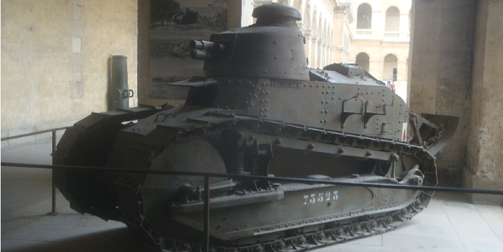 Hotel-des-Invalides-tank-WW1-Parijs-Frankrijk