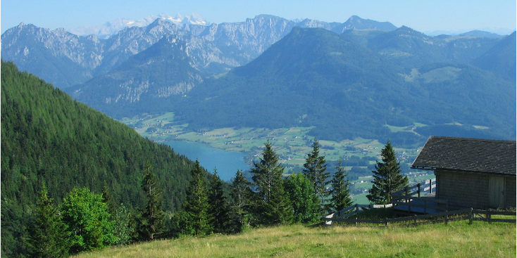Schaffberg-Salzkammergut-Oostenrijk-bergen-meer-alpenhut-uitzicht