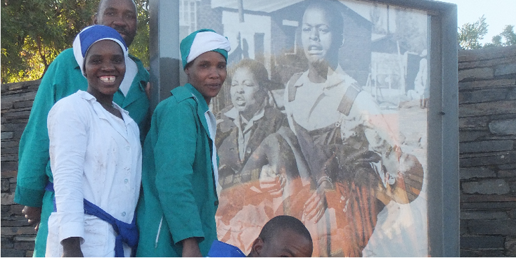 Hector-Pieterson-museum-billboard-foto-Soweto-Johannesburg-Zuid-Afrika