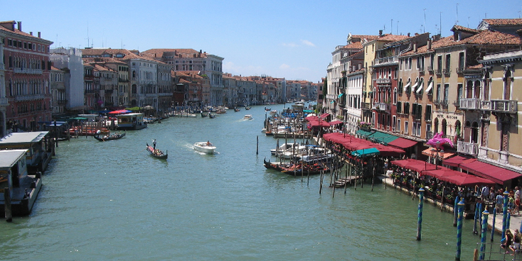 Venetië-kanaal-boten-water-Gran-Canal-Italië
