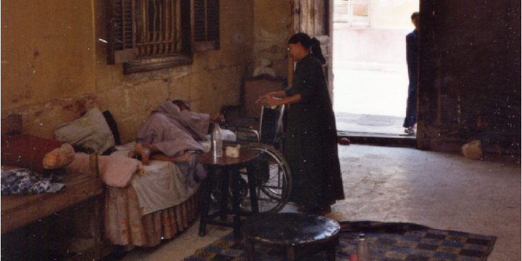Cairo-noordelijke-begraafplaats-English-Patient-rolstoel-Egypte