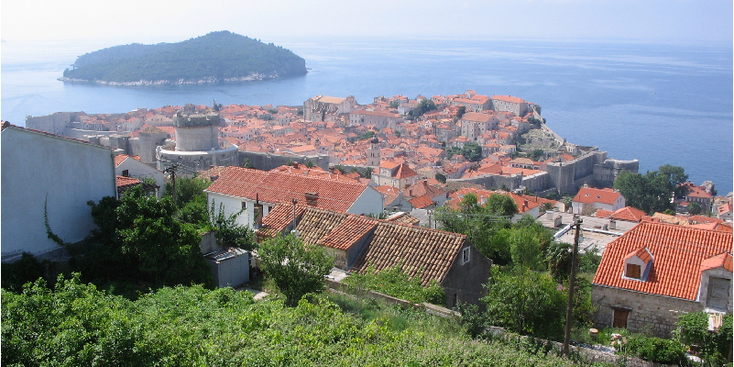 Dubrovnik-eiland-uitzicht-stadsmuren-Kroatië