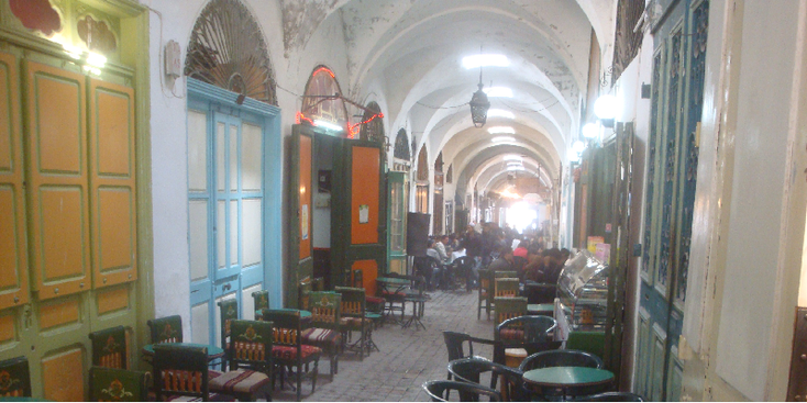 Tunis-Medina-bazaar-markt-terras-sheesha-terras-Tunesië