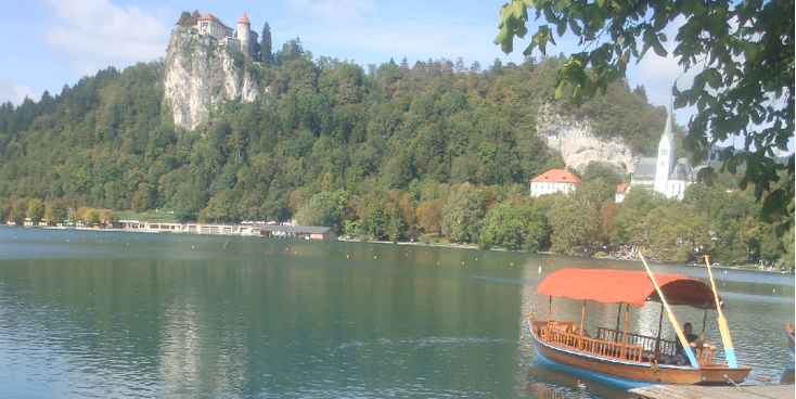 Bled-eiland-meer-Slovenië-kerk-boot