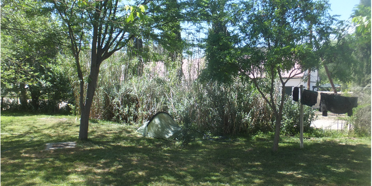 Owl-House-Backpackers-Nieu-Bethesda-kamperen-tent-tuin-Zuid-Afrika