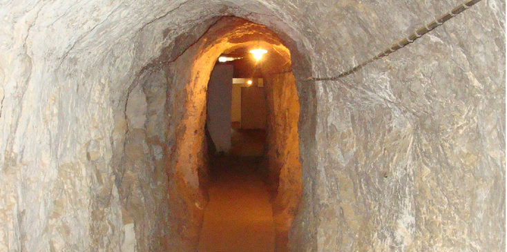 Vieng-Xai-Pathet-Lao-hoofdkwartier-bunker-ondergronds-Laos