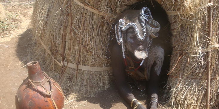 Omo-Valley-vallei-Jinka-Konso-Ethiopië-stam-Mursi-rieten-hut
