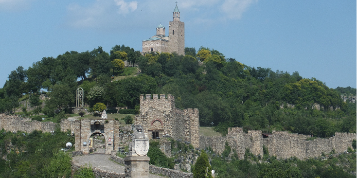 Tsarevets-ingang-poort-Veliko-Tarnovo-Bulgarije-kasteel-paleis-tsaar-Koninklijk