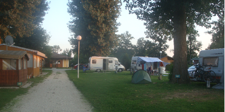 Banovci-terme-camping-tent-caravan-camper-Slovenië