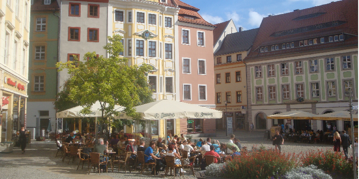 Bautzen-terras-koopmanshuizen-gekleurd-Duitsland