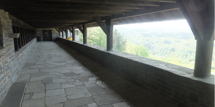 NS-Ordensburg-Vogelsang-SS-officieren-school-plein-kazerne-WW2-Duitsland-balkon-uitzicht