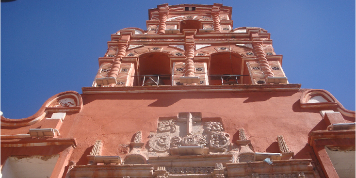 Potosi-Bolivia-El-Dorado-witte-stad-roze-koloniaal-architectuur