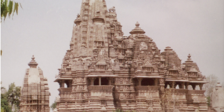 Khajuraho-Khajurajo-erotische-scenes-rotsen-beelden-stenen-India