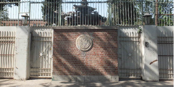 Teheran-ambassade-Verenigde-Staten-embleem-US-USA-VS-Iran