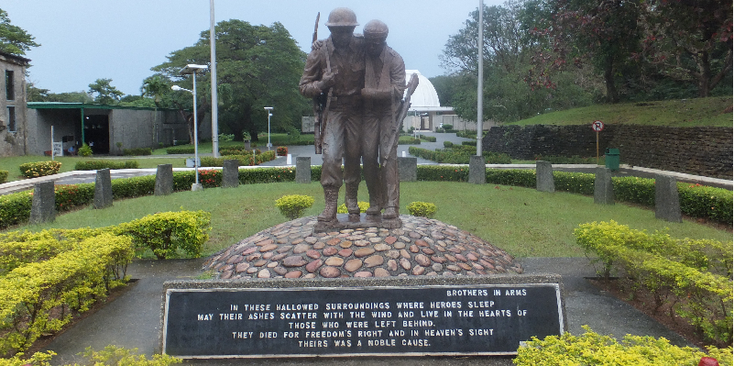 Corregidor-Brothers-in-Arms-Baai-van-Manilla-Memorial-museum-gedenkteken-monument-beeld--Amerikaanse-basis-Filipijnen