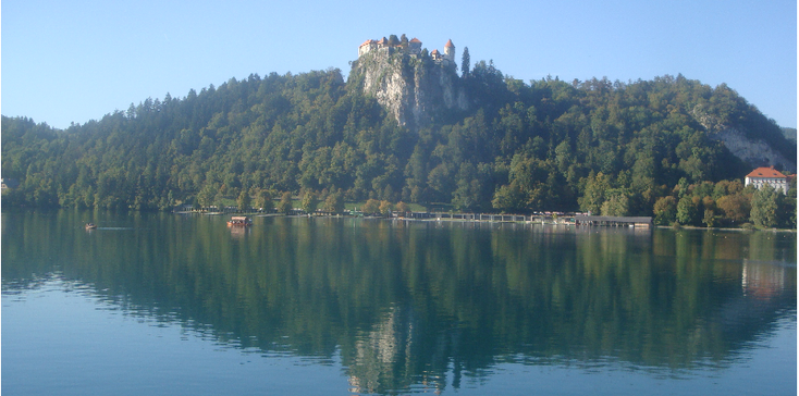 Bled-lake-boot-kasteel-eiland-meer-Slovenië