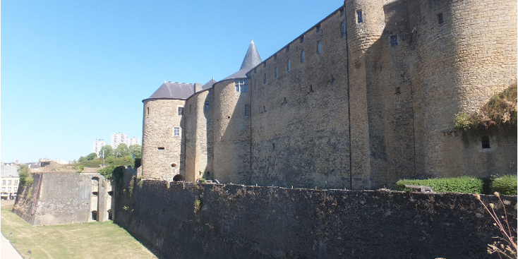Sedan-kasteel-fort-muren-Napoleon-III-Frankrijk