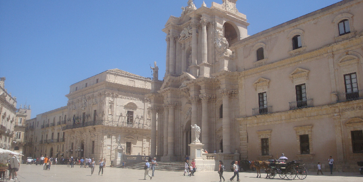Duomo-Piazza-plein-Syracuse-Sicilië-Italië