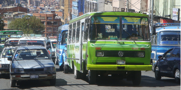 La-Paz-bus-transport-vervoer-druk-Bolivia