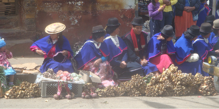 Silvia-Colombia-stam-inheems-traditioneel-kledij-bolhoed-markt-Popayan