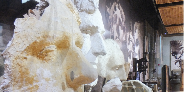 Mount-Rushmore-museum-stenen-beeld-president-Verenigde-Staten