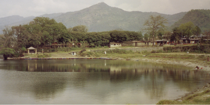 Pokhara-Nepal-meer-bergen-Phewa-Tal