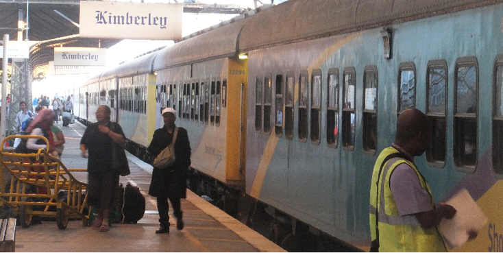 Kimberley-treinstation-perron-Kaapstad-trein-Zuid-Afrika
