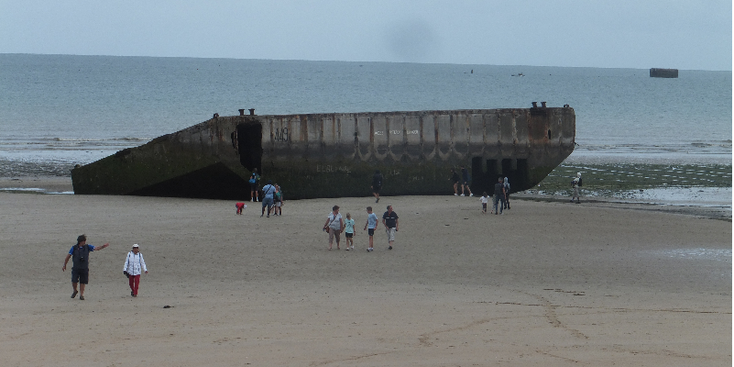 Arromanches-Mulberry-haven-Normandië-Frankrijk-invasie-D-Day-Overlord-wrakken
