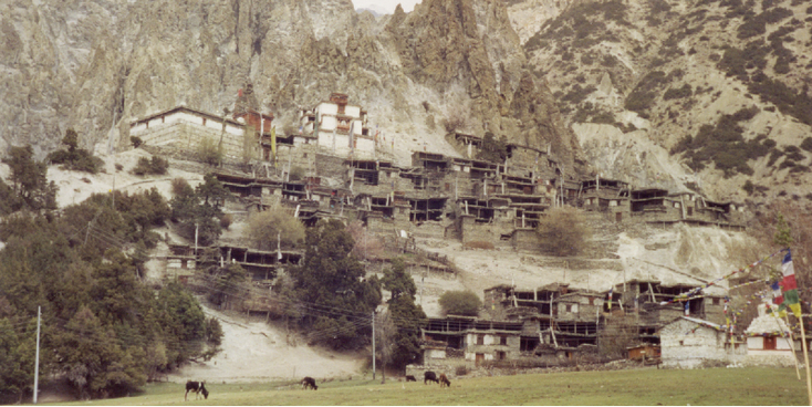 Annapurna-Bryaga-tempel-trekking-bergen-Nepal-Himalaya