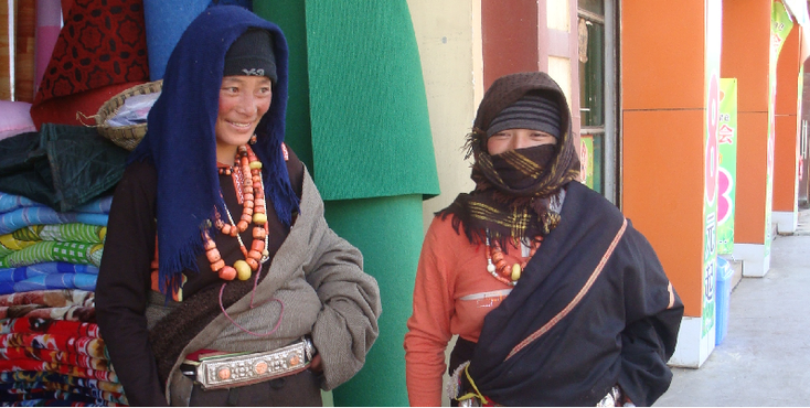Zoige-straatleven-China-moslim-hoofddoek