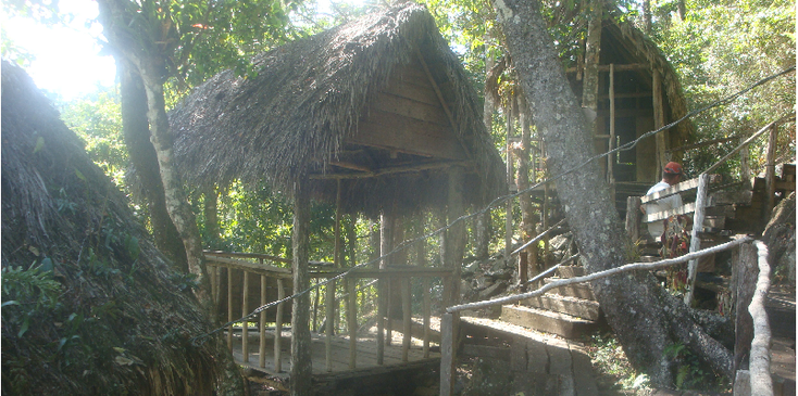 Sierra-Maestra-Nationaal-park-Cuba-Fidel-Castro-Revolutie-hut-houten