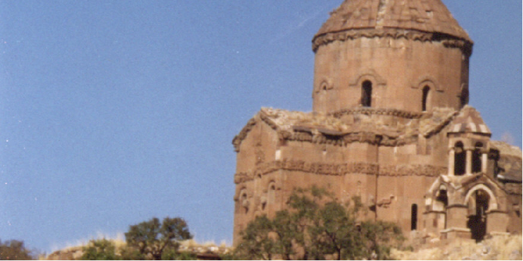 Akeladar-island-Van-Armeense-kerk-eiland-Turkije